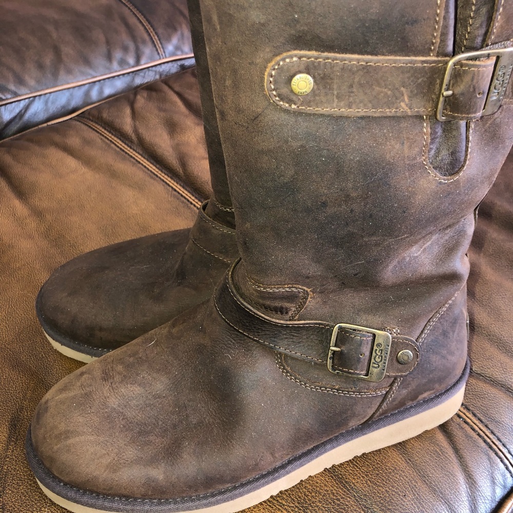 Women’s Ugg Sutter Boots. In very good condition.